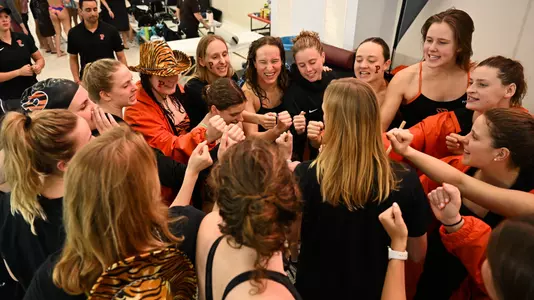 Women's Swimming & Diving Huddle