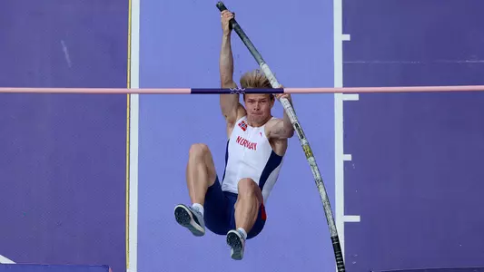 Sondre Guttormsen olympic pole vault action photo