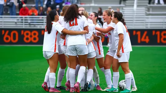 women's soccer huddle
