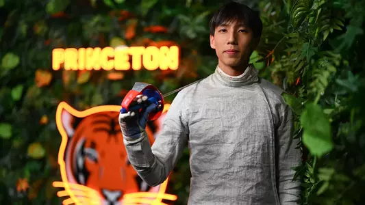 Leo Feng posed photo