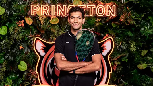 Avi Agarwal posed photo