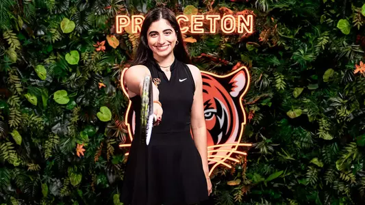 Sonya Sasson posed photo