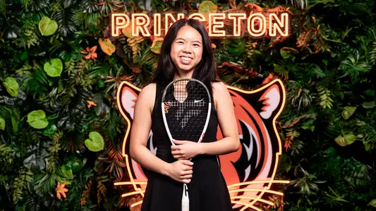 Liyen Teoh posed photo