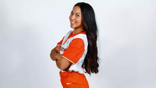 Julieta Roa posed photo