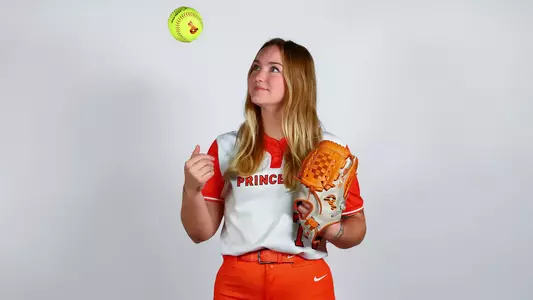 Cassidy Shaw posed photo