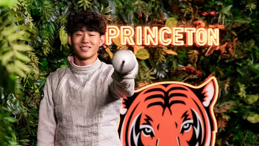 Jacob Lee posed photo