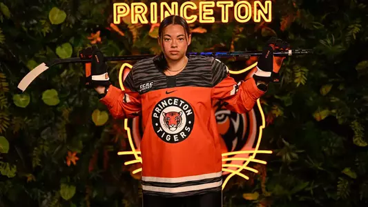 Mackenzie Alexander posed photo