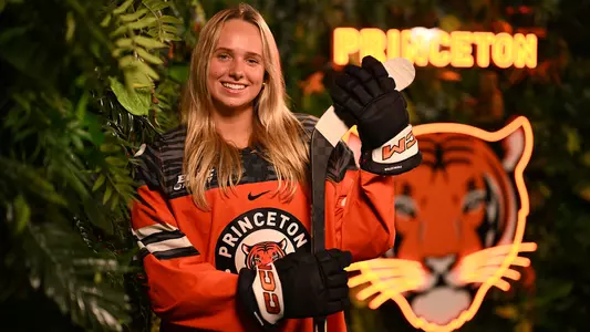 Hannah Fetterolf posed photo