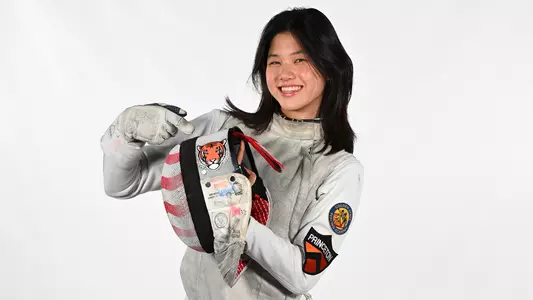 chin yi kong posed photo