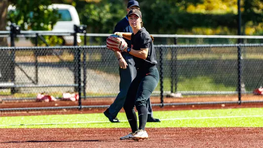 julia dumais throwing action