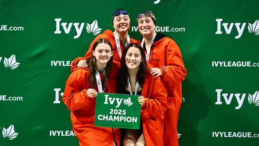 women's swimming and diving