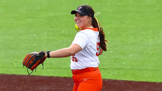 Jessica Phelps throwing action