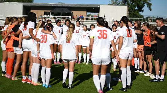 women's soccer huddle