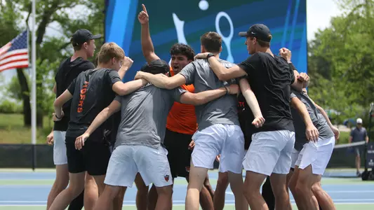 Men's Tennis Huddle