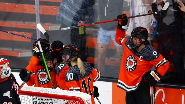 issy wunder celebration photo