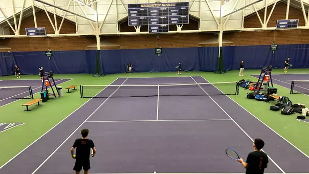 Men's tennis practice at Washington