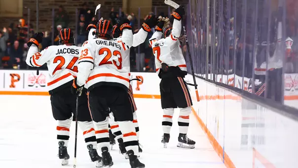 Men's Hockey Celebration vs Harvard