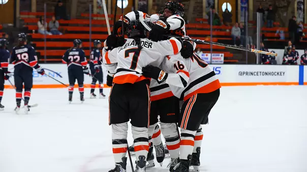 Womens Hockey Celebration vs UConn