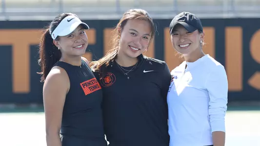 smiling women's tennis players