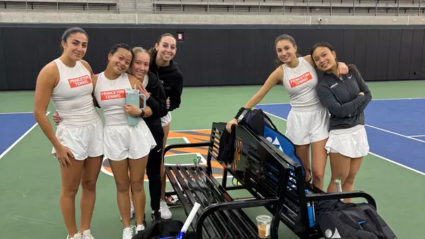 Women's tennis group pose