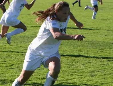 Women's Soccer's Sara Lawlor Named Brine/NEC Rookie Of The Week Image