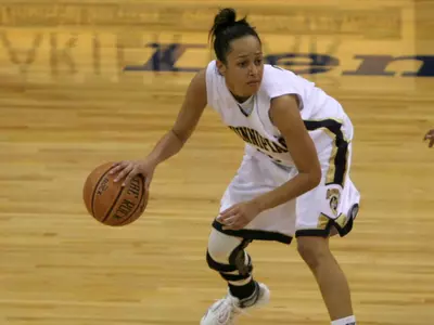 Women's Basketball Defeats Mount St. Mary's, 68-57 Image