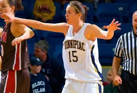 Women's Basketball Defeats Sacred Heart, 59-48, On Senior Day Image