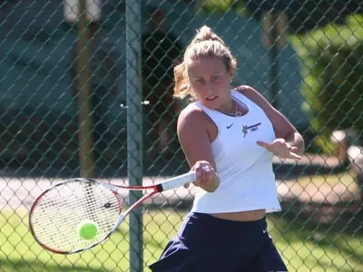 Women's Tennis Beats Fairleigh Dickinson, 6-1 Image