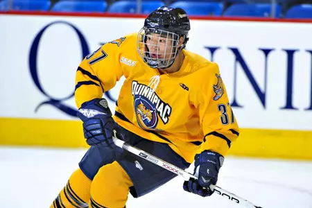 Men's Ice Hockey Falls To Harvard, 2-1 Image