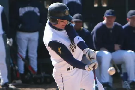 Baseball Defeats Xavier, 7-5 Image