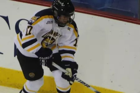 Women's Ice Hockey Defeated By The University Of Maine, 4-2 Image