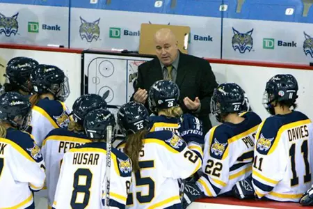 Women's Ice Hockey Welcomes Class Of 2014 Image