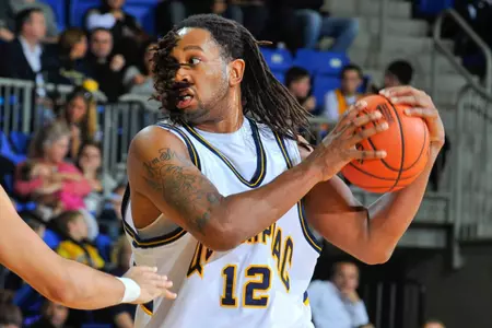 Rutty's Double-Double Fuels Men's Basketball Past FDU, 71-60 Image