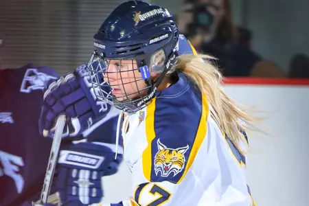Women's Ice Hockey Travels To Dartmouth And No.10 Harvard This Weekend Image