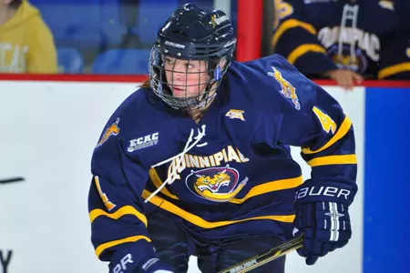 Quinnipiac Women's Ice Hockey Falls To No.10 Harvard, 3-2 Image