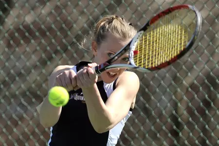 Women's Tennis Defeats NEC Rival Long Island, 6-1 Image