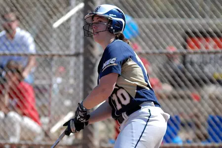 Quinnipiac Softball Sweeps Manhattan, 5-2 and 10-9 In Eight Innings Image