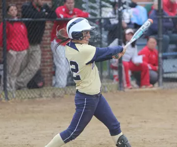 Alex Alba Matches Quinnipiac's All-Time Doubles Leader; Softball Falls Twice at Harvard Image