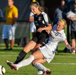 Women's Soccer Falls Short to Brown, 1-0 Image