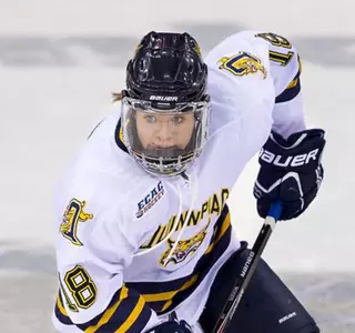 Woods Nets the Lone Goal as the No. 4 QU Women's Ice Hockey Shuts Out No. 5 Clarkson, 1-0 Image