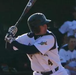Donaghue's Double Lifts QU Baseball to Series-Clinching Win at Niagara, 4-3 Image