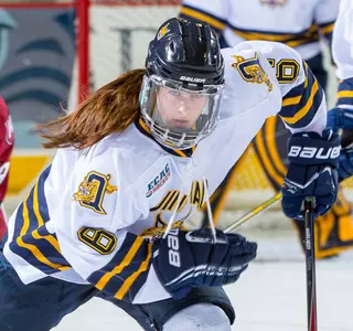 No. 5/5 QU Women's Ice Hockey Defeated by Yale, 3-0 Image