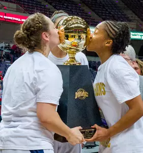 Quinnipiac Women's Basketball Punches Ticket to 2015 NCAA Tournament; Bobcats Down Marist in MAAC Championship, 72-61 Image