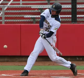 QU Baseball Sweeps MAAC Doubleheader at Manhattan, 11-9 and 6-0 Image