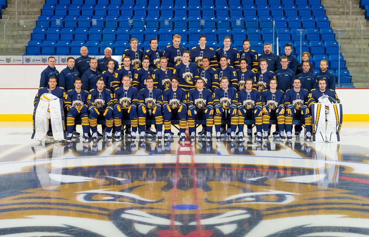 2016-17 Men's Ice Hockey Team Picture