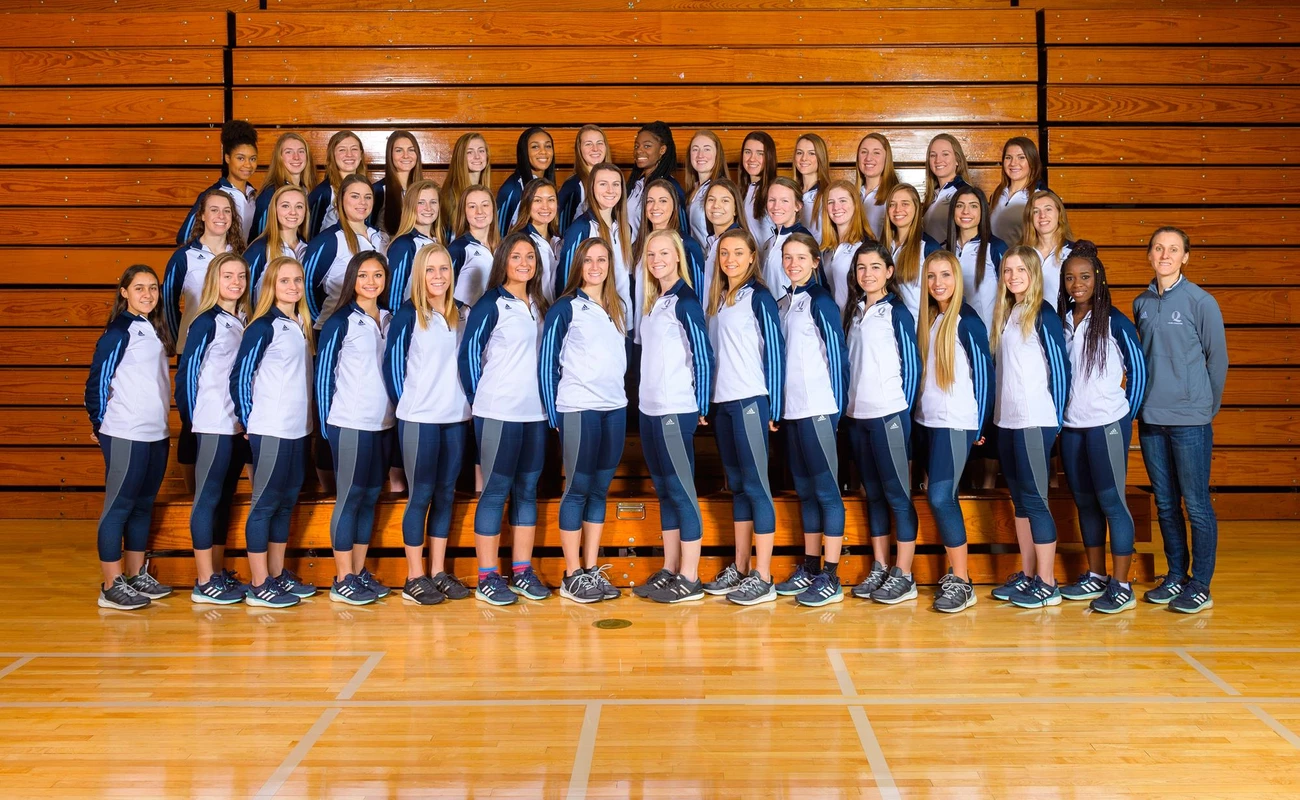 Women's Track and Field Team Shot
