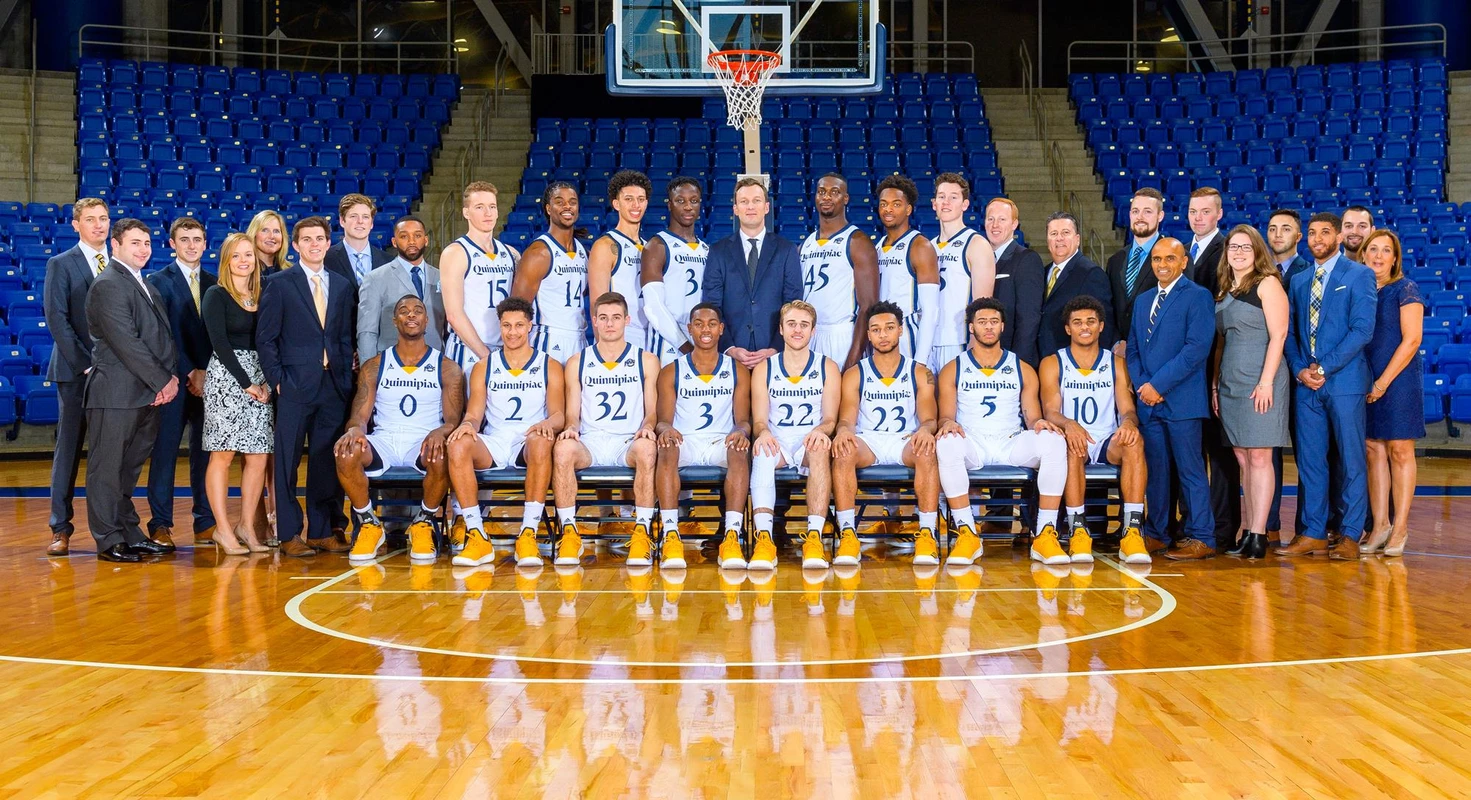 2018-19 Men's Basketball Team Photo