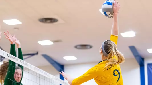 Lauren Miller Attacks the Ball vs. Manhattan