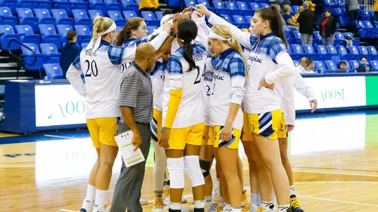 WBB Team Huddle before Drexel