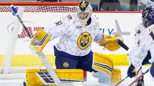 Keith Petruzzelli Tracks Puck vs. Union